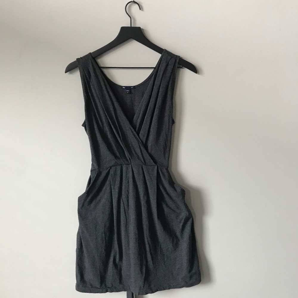 GAP Sleevless V-neck  Wrap dress | Dark Gray | M